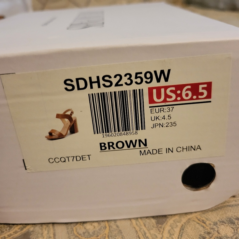 Dream Pairs Women's Brown Sandals - Picture 4 of 4